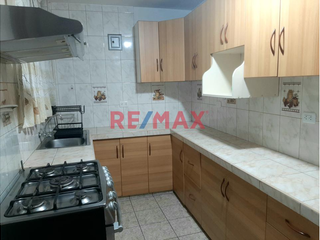 Foto 9 de Venta De Hermoso Departamento 122M2 Urb. Mesa Redonda Independencia
