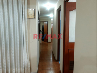 Foto 15 de Venta De Hermoso Departamento 122M2 Urb. Mesa Redonda Independencia