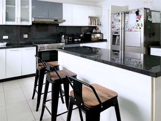Foto 5 de VENDO DEPARTAMENTO EN AV. ANGAMOS OESTE - MIRAFLORES
