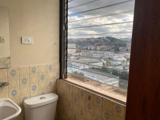 Foto 10 de Oficina en renta frente a la PUCE, 12 de Octubre y Veintimilla 65m2
