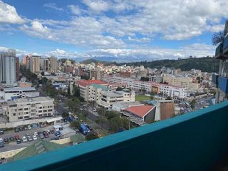 Foto 3 de Oficina en renta frente a la PUCE, 12 de Octubre y Veintimilla 65m2