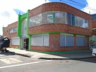 Casa esquinera Comercial para arriendo en San Cristobal Norte