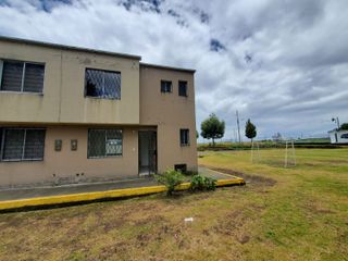 Casa en Venta 2 Plantas al Sur de Quito Sector Quitumbe, Paraísos del Sur