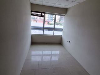 Oficina en Alquiler Parque Empresarial Colón, 55 m², 3 Ambientes,1 bañ,1 Parqueo.