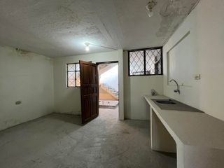 Casa rentera en venta en la Av. Pío Jaramillo