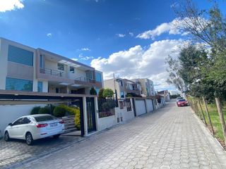 Renta Casa, Sector San Juan Cumbaya.
