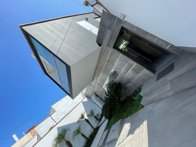 EN ALQUILER PRECIOSA Y MODERNA CASA LLENA DE DETALLES EN BRISAS DE VILLA
