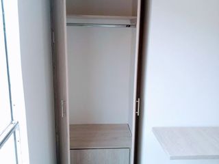 SE VENDE REMODELADA CASA FAMILIAR. 80 M2.