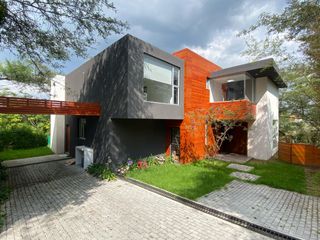 Exclusiva y Moderna casa Nayón $2.200 incl.alícuota con entorno natural-moderno