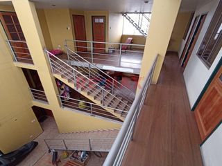 ID 1034771 Hermosa Casa En Venta De 3 Pisos Urb. San Isidro 1Er Etapa