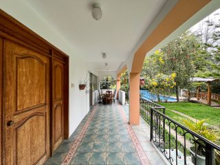 Casa con piscina en venta en el sector del Guápulo, un oasis de tranquilidad en Quito