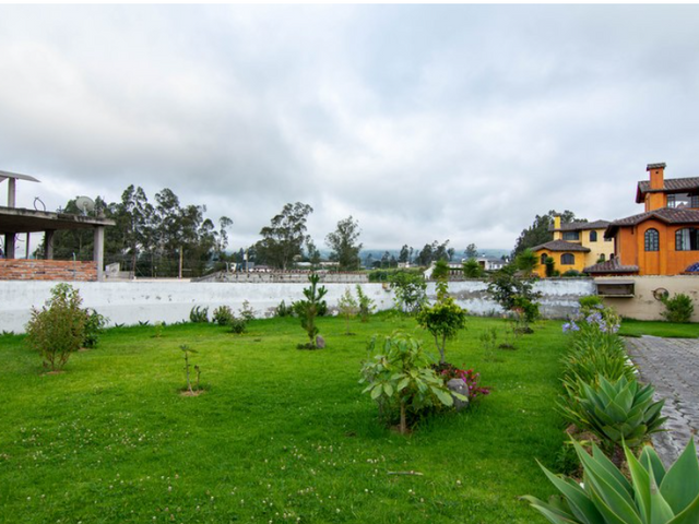 Del Prado: Se Vende Condominio en la Montaña en Cotacachi
