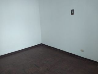 Venta de departamento (u oficina) de 2 dormitorios en Lince, bien ubicado cerca a CC RIsso