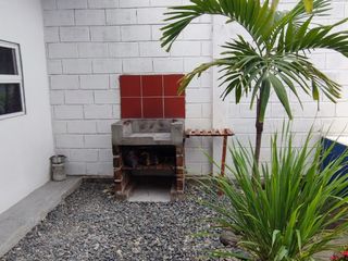 Foto 15 de Villas Amobladas en la Paya de Tonsupa cerca al mar, en Venta, cuenta con Piscina.