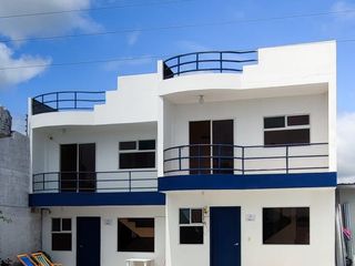 Foto 1 de Villas Amobladas en la Paya de Tonsupa cerca al mar, en Venta, cuenta con Piscina.