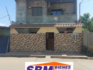 Foto 1 de En Venta Casa de 3 Departamentos en Machala Lotización La Primavera 3