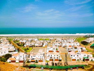 San Antonio, Cañete, Casa De Playa En Venta En El Club Boca Leon