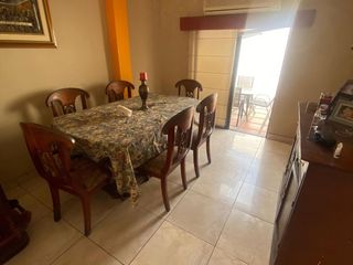 Foto 3 de VENTA DE CASA DE 2 PISOS SAMANES 6 NORTE GUAYAQUIL