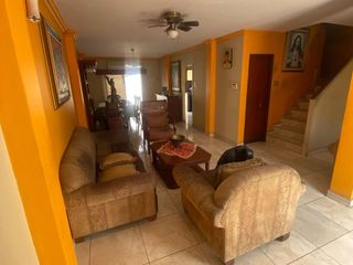Foto 2 de VENTA DE CASA DE 2 PISOS SAMANES 6 NORTE GUAYAQUIL