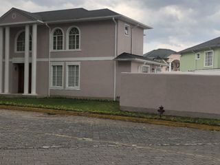 Casa en Renta, 5 Dorm. en Conjunto Residencial, La Armenia 2