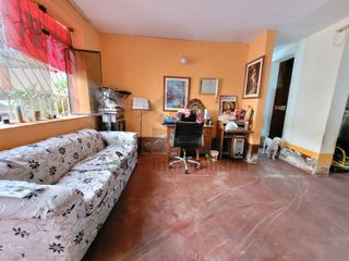 Foto 2 de VENTA DE CASA AMPLIA UBICADA A METROS DE PROLONGACIÓN PACASMAYO