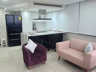 Foto 2 de En venta departamento full amoblado en Bellini IV Puerto Santa Ana Guayaquil