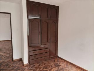 Casa Rentera con Terreno Al Sur de Quito Calle Saraguro Sector La Argelia