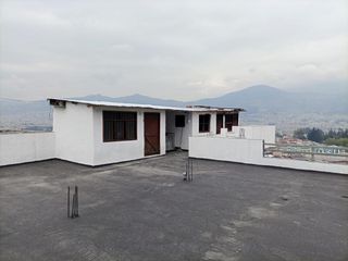 Casa Rentera con Terreno Al Sur de Quito Calle Saraguro Sector La Argelia