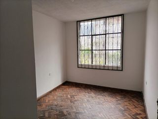 Casa Rentera con Terreno Al Sur de Quito Calle Saraguro Sector La Argelia