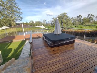 Foto 24 de New, Modern One Level Home With Lake and Many Extras - Top Community Llanogrande