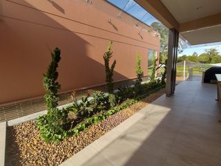 Foto 20 de New, Modern One Level Home With Lake and Many Extras - Top Community Llanogrande