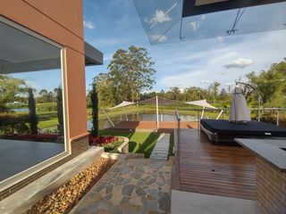Foto 23 de New, Modern One Level Home With Lake and Many Extras - Top Community Llanogrande