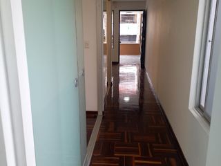 Foto 4 de ALQUILO OFICINA REMODELADA EN LINCE
