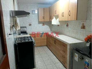 Foto 10 de Venta De Hermoso Departamento 122M2 Urb. Mesa Redonda Independencia