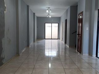 Foto 6 de Vendo casa con garaje ubicada al sur de Guayaquil