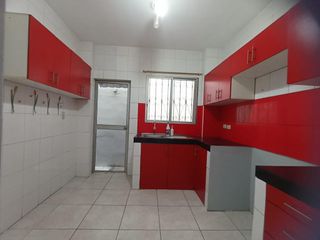 Vendo casa con garaje ubicada al sur de Guayaquil