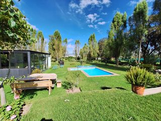 Foto 1 de Casa 225 m2 + Terreno 4.555 M2 + Piscina. (Sector Checa)