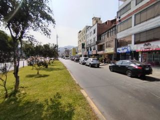 Alquiler Oficina – Consultorio en  Av Izaguirre a 1 cdra de la Municipalidad de los Olivos en 2do Piso