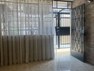 Foto 2 de VENTA DE HERMOSA CASA EN SAN MARTIN DE PORRES