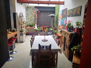 Foto 5 de Venta Hermosa y amplia casa, con parque y rio!