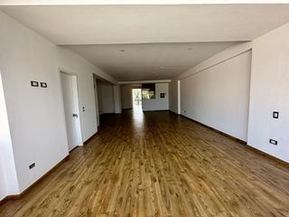 Foto 5 de ¡OPORTUNIDAD! EN VENTA OFICINA EN SAN ISIDRO RECIÉN REMODELADA CON UNA GRAN UBICACIÓN