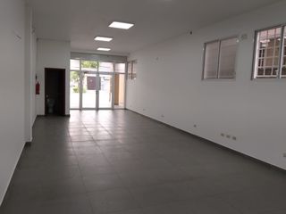 Foto 3 de Alquilo local comercial en La Garzota