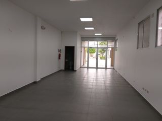 Foto 2 de Alquilo local comercial en La Garzota