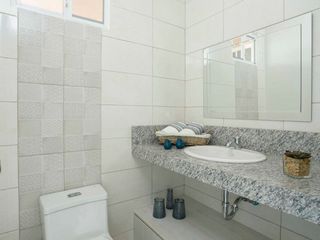 Foto 3 de Venta de Casa en Urb. Casa Laguna, Aurora, Cerca del C.C Riocentro El Dorado