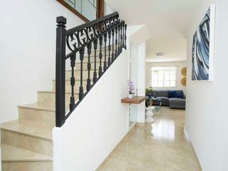 Foto 2 de Venta de Casa en Urb. Casa Laguna, Aurora, Cerca del C.C Riocentro El Dorado