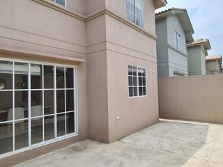 Foto 13 de Venta de Casa en Urb. Casa Laguna, Aurora, Cerca del C.C Riocentro El Dorado