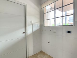 Foto 12 de Venta de Casa en Urb. Casa Laguna, Aurora, Cerca del C.C Riocentro El Dorado
