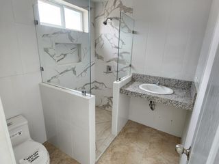 Foto 19 de Venta de Casa en Urb. Casa Laguna, Aurora, Cerca del C.C Riocentro El Dorado