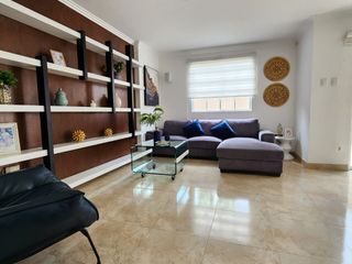 Foto 6 de Venta de Casa en Urb. Casa Laguna, Aurora, Cerca del C.C Riocentro El Dorado
