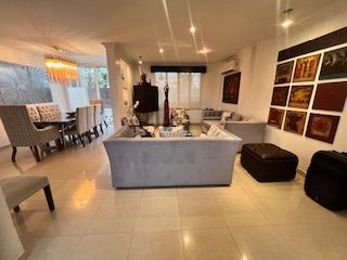 Foto 3 de CASA AMOBLADA EN ALQUILER URB PORTOFINO, VIA A LA COSTA, KM 11.5